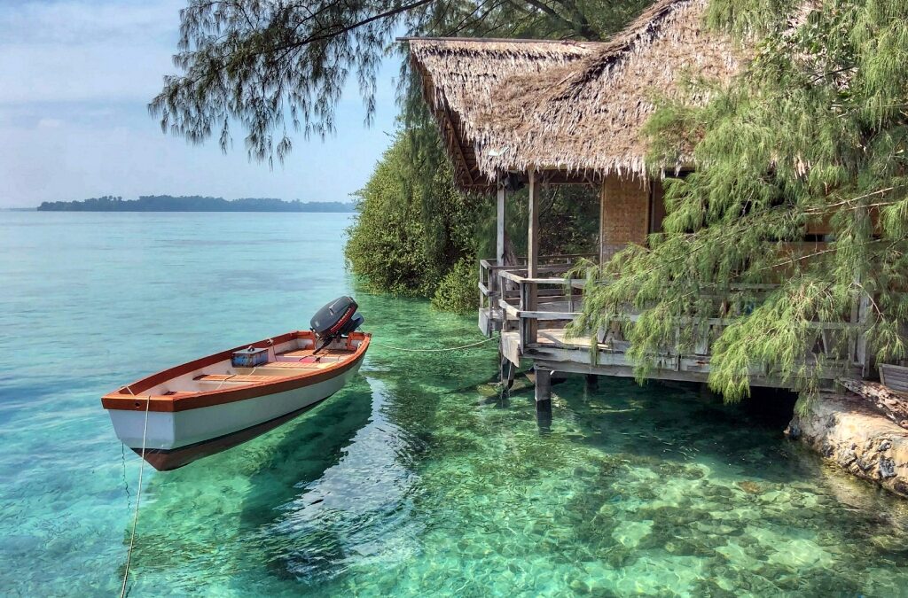 Nikmati Liburan Private di Pulau Macan yang Eksotis
