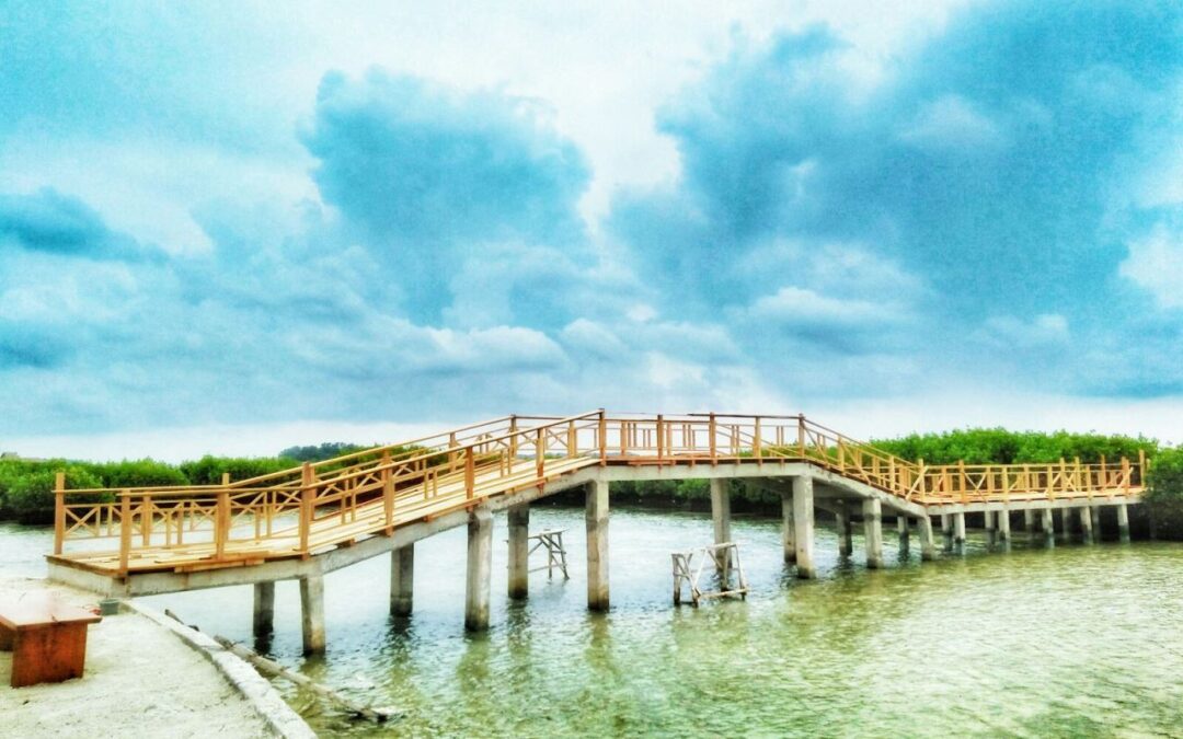 Nikmati Indahnya Kampung Sunset yang Sangat Private di Pulau Royal