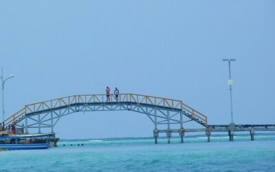 Cerita Unik dari Jembatan Cinta di Pulau Tidung Membuat Anda Ingin Liburan Romantis