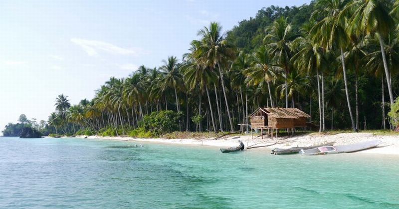 Nikmati Waktu Liburan Singkat dengan Mengunjungi Indahnya Pulau Pelangi