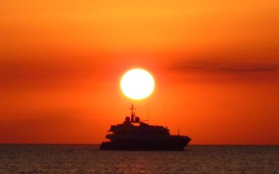 Pengalaman Seru Menikmati Fasilitas Sunset Cruise di Pulau Putri